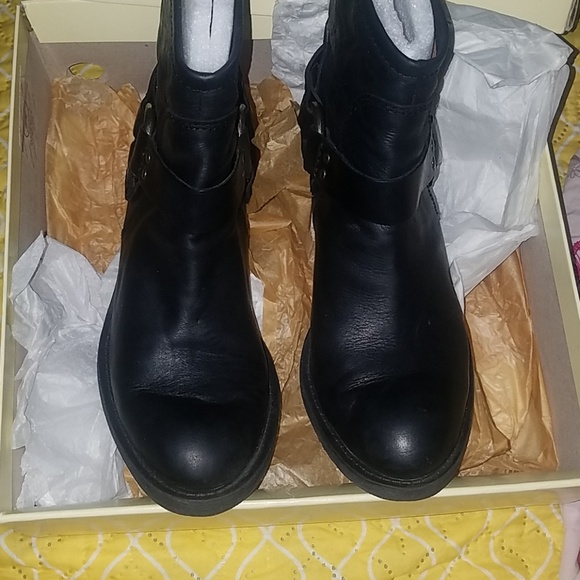 Boots - Picture 5 of 8